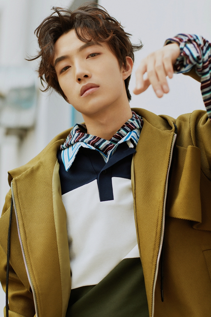 盐系酷少年 吕绍聪暖冬大片曝光气场全开近日