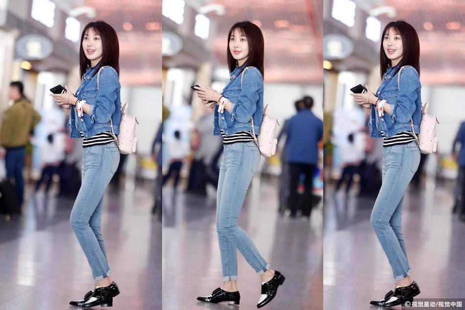 电脑上wap网:李菲儿素颜牛仔装现身机场_新浪图片