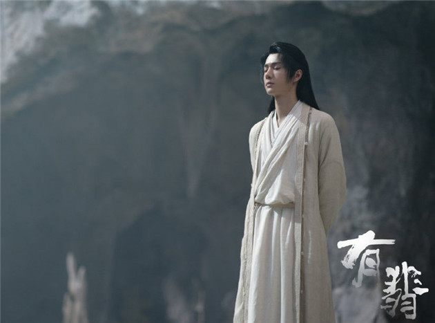 王一博一席白衣