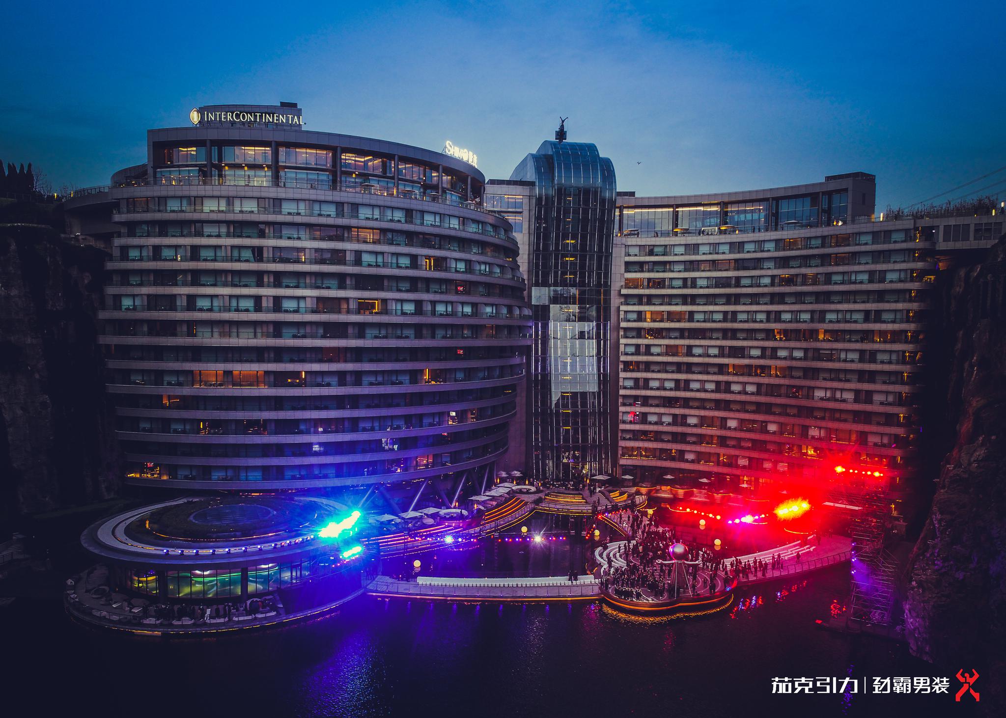 2019 K-BOXING劲霸男装茄克专场大秀