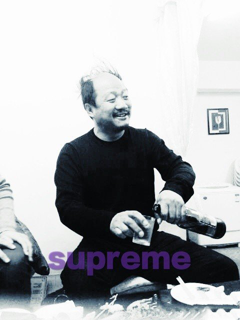 被玩坏的Supreme（图片来自微博）