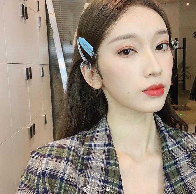 刘令姿唇妆