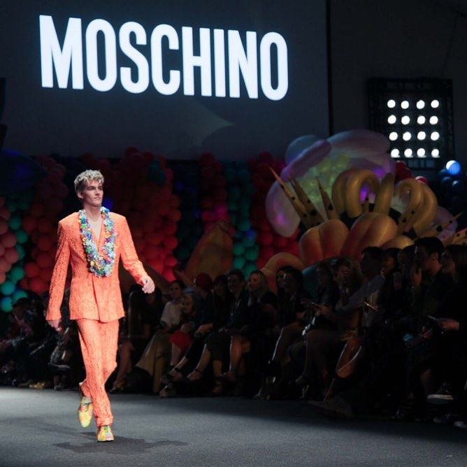 MOSCHINO 秀场上的Presley Gerber