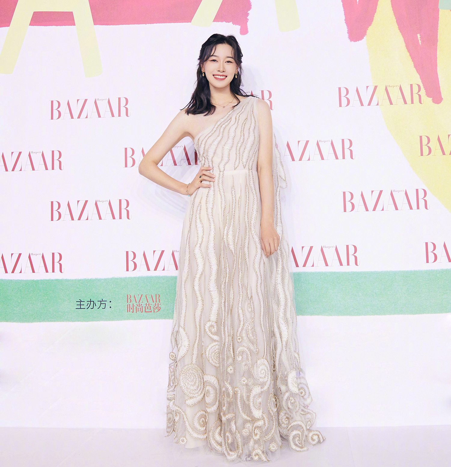 孙一文 着 DIOR 2022早春成衣系列亮相芭莎慈善夜