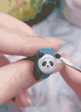 冰墩墩美甲教程 图片来自:@分分钟美妆-微博