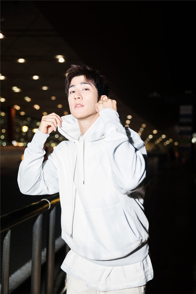 李治廷
