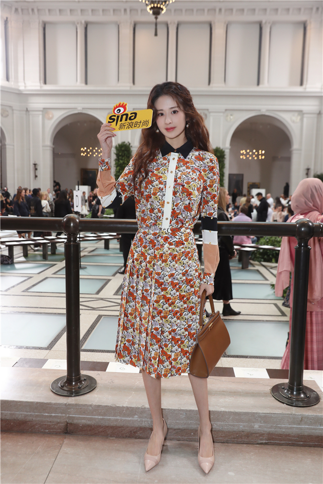 颖儿出席Tory Burch 2020春夏秀场