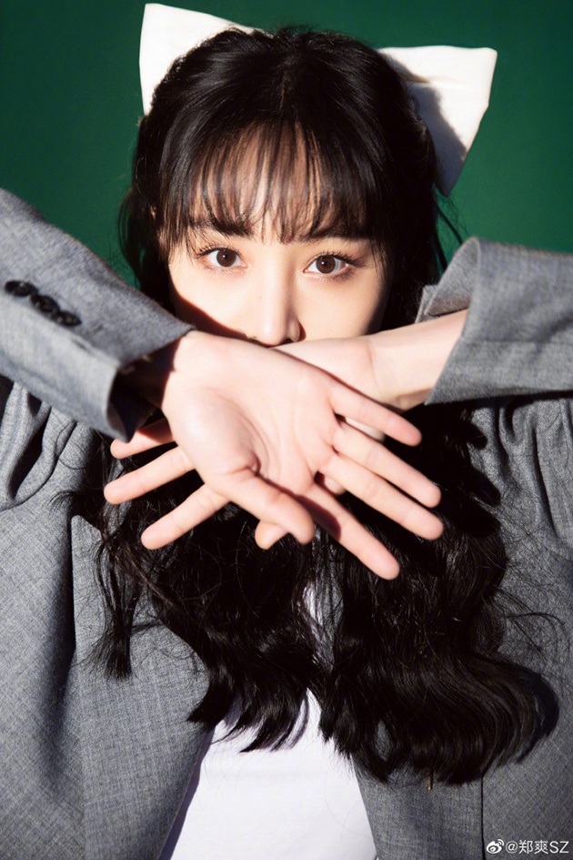 郑爽蝴蝶结发饰