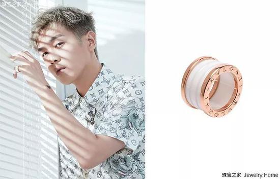 张若昀佩戴 B.zero1系列玫瑰金白色陶瓷戒指