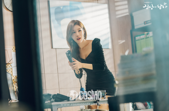 黑裙子:ZARA Dress 售罄