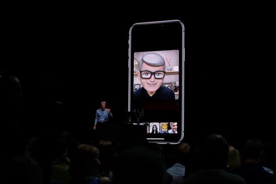 库克本人的 Memoji,还挺可爱