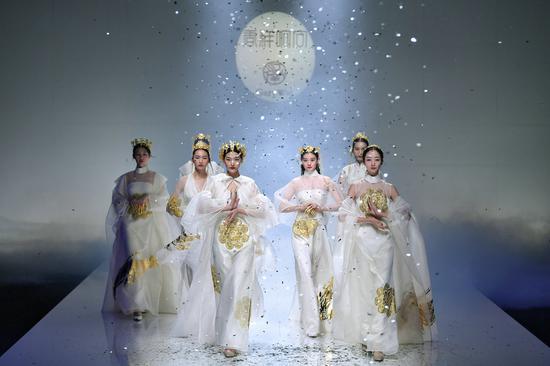 进军2019中国国际时装周 香祥响向高端定制时装品牌首秀