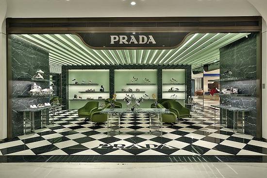 Prada西安SKP店铺 图片来源：Prada