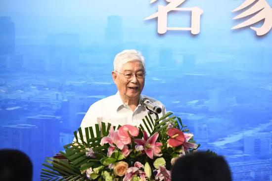 中国教育学会会长顾明远