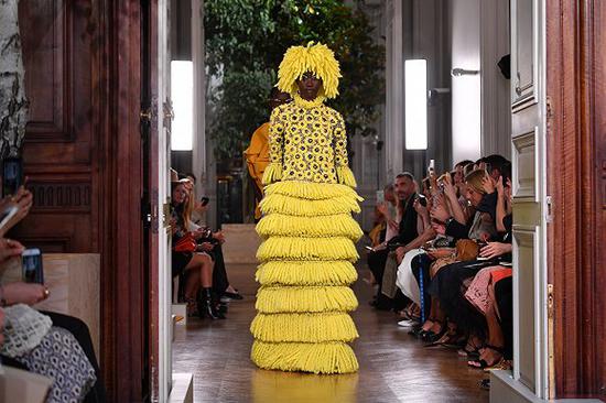 Valentino 2019秋冬高定大秀 图片来源:Valentino