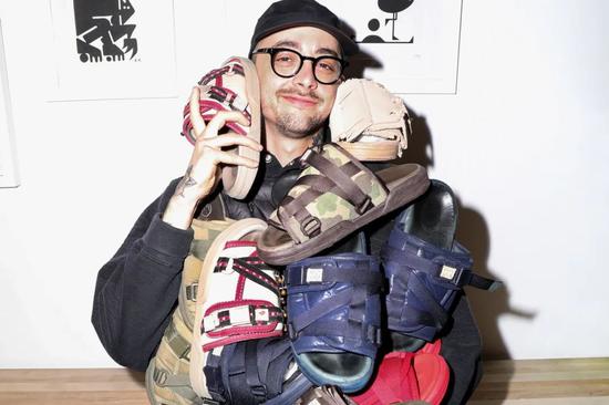 visvim Christo 拖鞋如何陪伴及影响 Mike Cherman 的事业历…