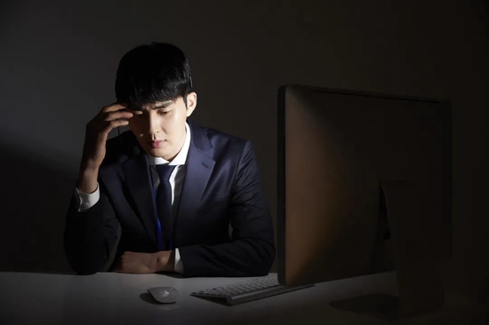 男士相亲成功第一步 改变粗糙暗沉熬夜肌