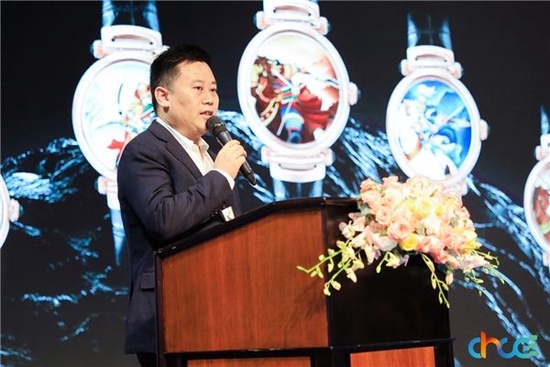 孔氏珐琅创始人孔令俊先生现场介绍最新腕表系列