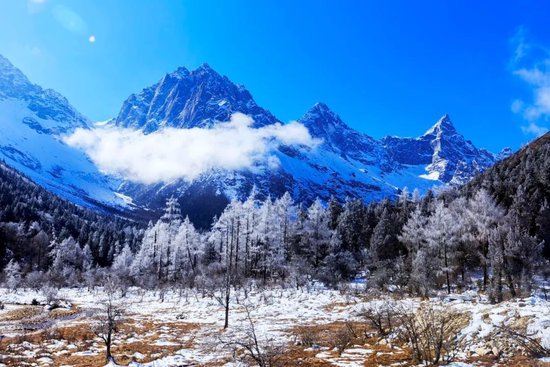 邂逅冬日极致景色 打卡童话冰雪路线