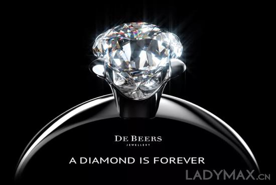 2015年，戴比尔斯从1948年沿用至今的广告语“钻石恒久远，一颗永流传”（Diamond is forever）被“真实是稀有的，真实是钻石”推广项目正式取代