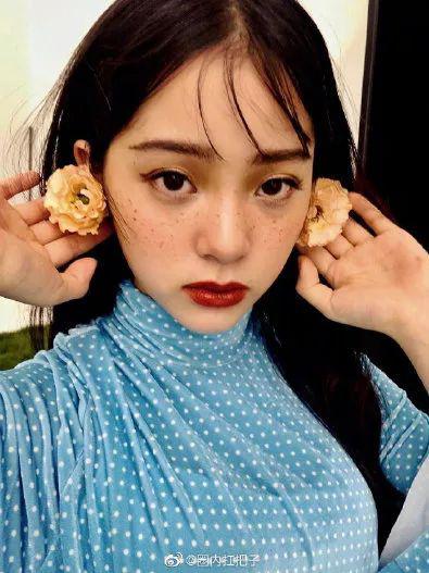 CR:欧阳娜娜微博