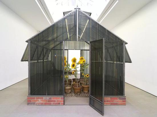 “电影院小屋:幸福的温室”展览现场,2018。图片:致谢Galerie Nathalie Obadia