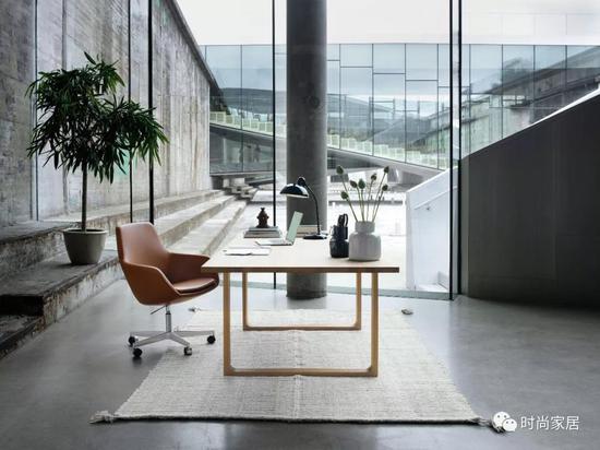 Fritz Hansen 低扶手设计