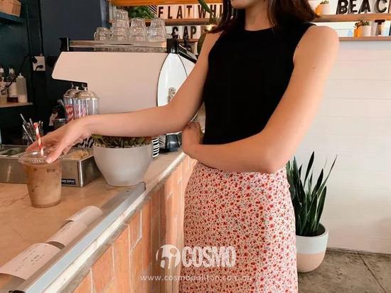 上衣均来自Brandy Melville