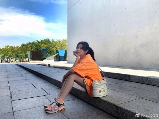 赵丽颖一张路透生图 一百万网友种草了她的饭盒包插图(17) 赵丽颖一张路透生图 一百万网友种草了她的饭盒包