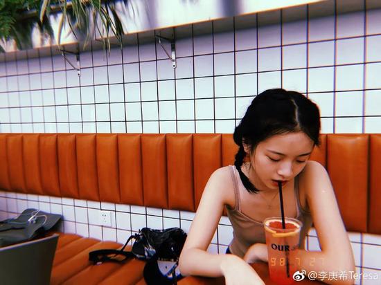 史上最强的00后穿搭 90后都输了插图(44) 史上最强的00后穿搭 90后都输了
