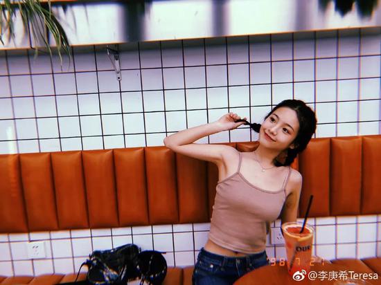 史上最强的00后穿搭 90后都输了插图(43) 史上最强的00后穿搭 90后都输了