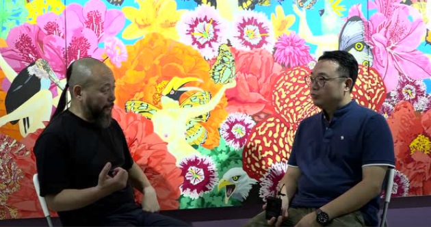 艺术家张弛与策展人苍鑫在展览开幕现场进行了一场对谈