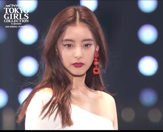 陈赫的“蓝色妖姬妆”究竟是何方神圣? 陈赫的“蓝色妖姬妆”究竟是何方神圣?
