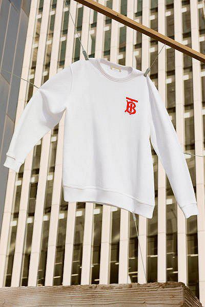 将于10月17日发售的Burberry新款卫衣 图片来源:Hypebeast