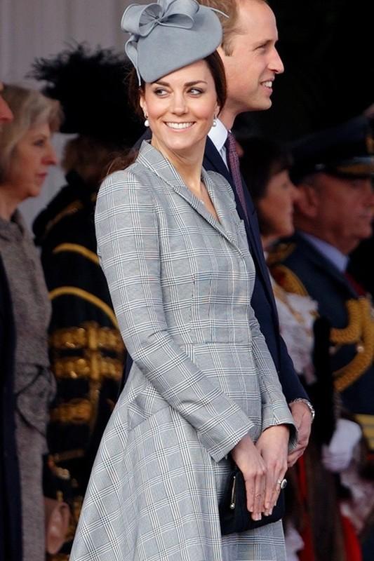王妃Kate Middleton百变大衣造型盘点！