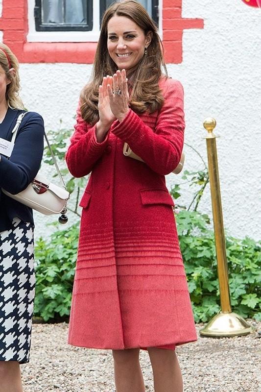 王妃Kate Middleton百变大衣造型盘点!