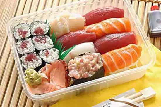 为什么日本人吃一顿饭要用几十个碗?