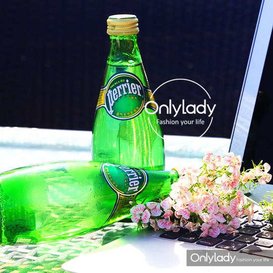 这些高逼格水是如今ins上最火的拍照道具|瓶装水|街拍_新浪时尚_新浪网