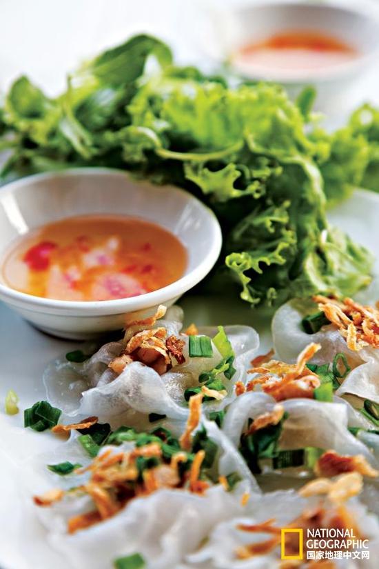“白玫瑰”虾饺是会安市的特色美食。摄影：KIMBERLEY COOLE, GETTY IMAGES