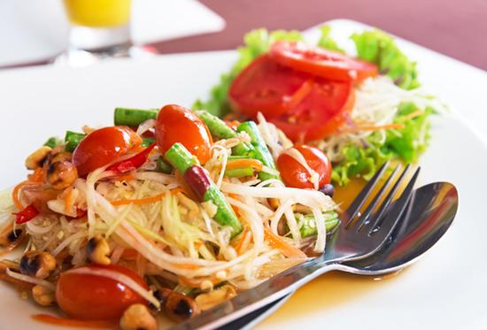 03-Southeast-Asian-Cuisine-Green-papaya-salad