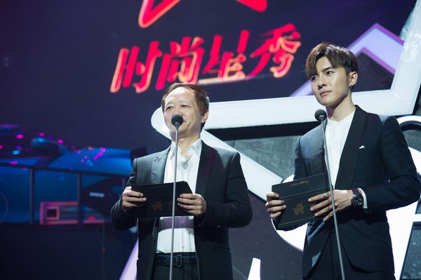 图左时尚集团董事长刘江先生