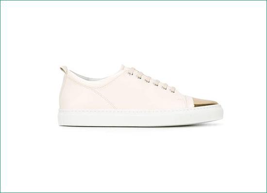 Tennis 香槟金款 约 5070 元 Farfetch 可买