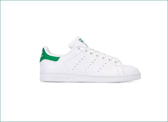 Stan Smith 约 880 元 Farfetch 可买