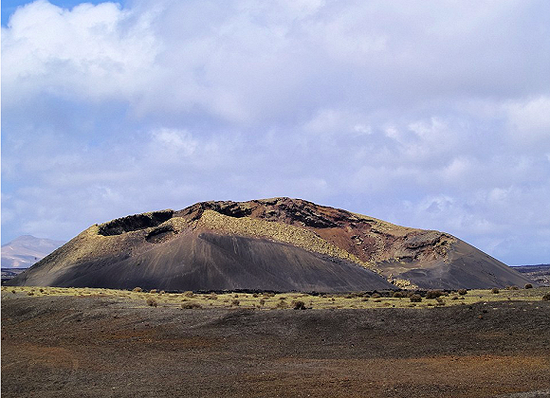 西班牙魔鬼餐厅不仅为顾客提供烧烤,还提供了整座火山的全景 图片来源:shutterstock