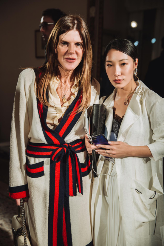 　　包公子姐儿秀场偶遇日本《VOGUE》“时尚女魔头”Anna Dello Russo。