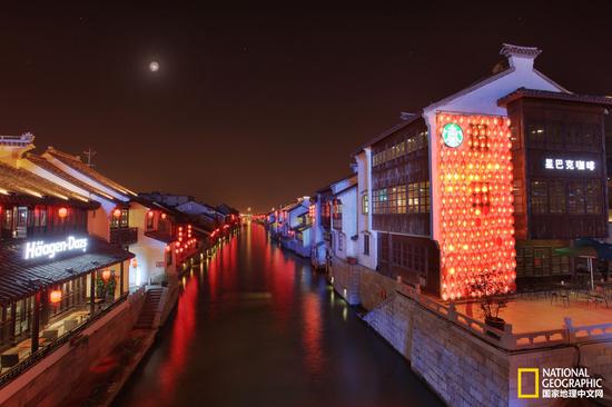 京杭古运河旁是南长街,现在是一条酒吧街