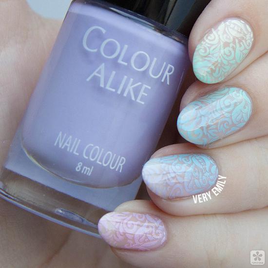 最合适春天的美甲图案