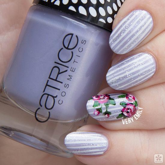 最合适春天的美甲图案