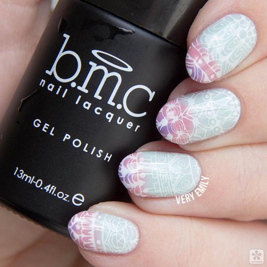 最合适春天的美甲图案