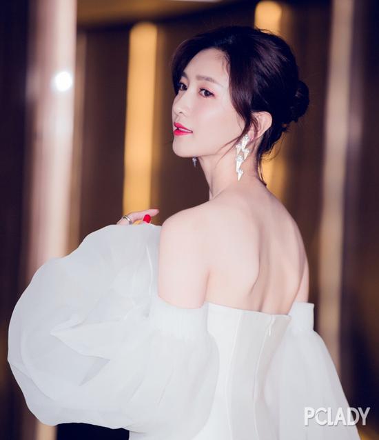 大海啊全是水,江疏影呀全是腿! 江疏影美背